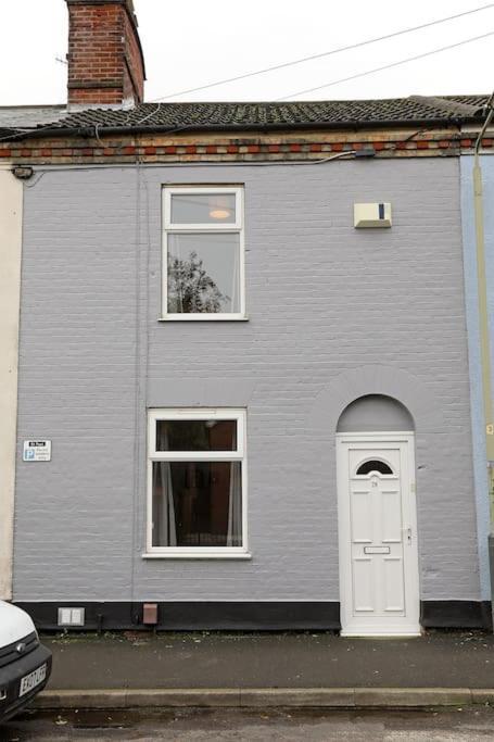 Convenient & Central 2-Bed House NWI Exterior foto
